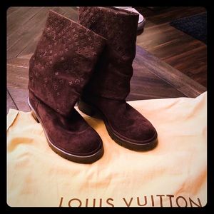 Authentic Louis Vuitton Brown Suede Boots